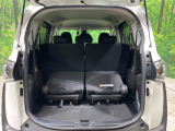 普段のお買い物や通勤、送迎等に十分な荷室スペースを確保しております。セカンドシートを倒すと、大きな荷物の積載も可能です♪
