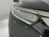 LEDヘッドライトは、点灯の瞬間から最大光量を発揮し、突然暗くなるトンネルなどでの安定感を高めます。