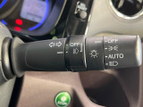 【オートライト】周りの明るさに応じて自動でヘッドライトの点灯・消灯ができる機能です!ライトの付け忘れ・消し忘れなどが無くなり、雨の日や夕方の走行も安心!トンネル通過時も便利ですね♪