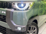 【LEDヘッドライト】悪天候や夜間走行時も良好な視界を確保し安心して運転できる高輝度LEDヘッドライトを装備!点灯速度が早く、消費電力も抑えられています。
