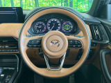 【純正革巻きステアリング】上質な革を使用することで、手にしっかり馴染みとても運転しやすいハンドルです♪
