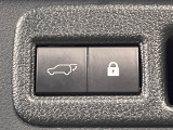 【パワーバックドア】スマートキーや運転席のボタンを押すだけでリアゲートが自動で開閉します!荷物を持っている時や、高い位置にあるバックドアを閉める際に便利な機能です♪