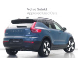 北欧の革新性が生み出したコンパクト・シティSUV。ボルボXC40に、新たにラインナップされたピュアEVモデルです。ボルボのピュアE Vを象徴するフレームレスグリルプレートをはじめエクステリアを刷新。