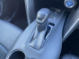 【 シフト 】スムーズなシフトチェンジで快適にお車を操縦していただけます!//