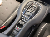ワンアクションでスムーズな運転を支援する、エレクトリックギアセレクターに、パーキングブレーキは、電子制御パーキングブレーキです。