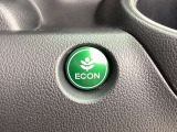 【eコンスイッチ】低燃費運転をサポートするECONモード。スイッチをONすると、エンジンやトランスミッション、A/Cなどを協調制御し、燃費の向上に貢献。エコドライブの効果を高めます。