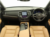 ボルボのフラッグシップモデル、プレミアム・7シーターSUV XC90。Googleを搭載し、ラグジュアリーを極めたSUVで、至福の時をお過ごしください。