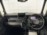 開放的な運転席周りとなっております♪