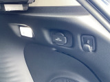 荷室にも便利なアクセサリーソケットを装備。アウトドアや車中でのちょっとした電源確保に役立ち、使い勝手がぐっと広がります。
