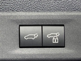 【パワーバックドア】スマートキーや運転席のボタンを押すだけでリアゲートが自動で開閉します!荷物を持っている時や、高い位置にあるバックドアを閉める際に便利な機能です♪
