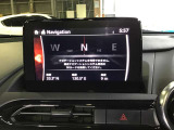 ナビゲーション機能はついておりません。別途純正SDカードをご購入いただくことで、ナビ機能が使えます!