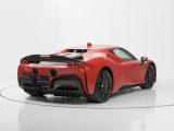 Assetto Fiorano装着車はテールエンド部のスポイラーが大型化されております。