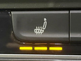 ●フロントシートヒーティング:運転席・助手席共に三段階で調節が可能なシートヒーターを装備しております。季節を問わず快適にご使用いただけます。