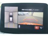全周囲モニター付で、車庫入れも駐車もラクラクです。