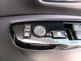 ドアミラーの鏡面の調節、格納は運転席からすべて操作できます!