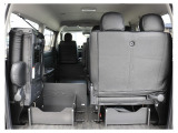 【新車/新型】9型ハイエースワゴンGLガソリン4WD フローリング施工&スマートベッドキット装備!オフロード仕様外装!