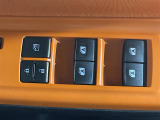 【パワーウインドウ】運転席のスイッチで、各席の窓ガラスの開閉ができます!あると便利ですよね!