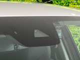 【i-ACTIVESENSE】走行中に前方の車両等を認識し、衝突しそうな時は警報とブレーキで衝突回避と被害軽減をアシスト。より安全にドライブをお楽しみいただけます。