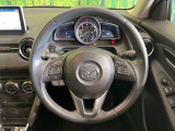 【純正革巻きステアリング】上質な革を使用することで、手にしっかり馴染みとても運転しやすいハンドルです♪