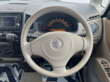 インテリアに合わせたデザインのステアリングは、運転される方のことも考え、運転しやすい形状、大きさです。是非一度、実際に触ってお確かめください。