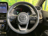 インテリアに合わせたデザインのステアリングは、運転される方のことも考え、運転しやすい形状、大きさです。是非一度、実際に触ってお確かめください。