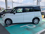 横から
