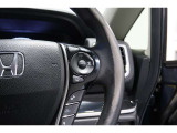 Hondaセンシングの機能のひとつ、アダプティブクルーズコントロール付!アクセルから足を離しても設定したスピードと前車との車間を保ち走行してくれます!車線維持もアシスト☆高速道路で疲労軽減ですね☆