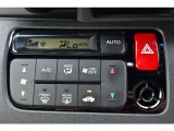 オートエアコンのお車ですので室内の温度をスムーズに調整してくれます♪