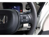Hondaセンシングの機能のひとつ、アダプティブクルーズコントロール付!アクセルから足を離しても設定したスピードと前車との車間を保ち走行してくれます!車線維持もアシスト☆高速道路で疲労軽減ですね☆