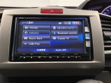 ドライブの必需品。見やすい・使いやすいHonda純正のメモリーナビを搭載。Bluetooth機能もついているのでお持ちのスマートフォンと連携させて、さらに便利に利用が可能です。