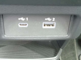 USBポート&タイプCも付いております!付いててうれしい装備ですね