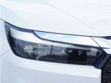 【ヘッドライト】省電力で長寿命の明るく運転しやすいLEDヘッドランプです。明るく照らすので暗い夜道からお客様を守ってくれます。