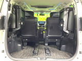 普段のお買い物や通勤、送迎等に十分な荷室スペースを確保しております。セカンドシートを倒すと、大きな荷物の積載も可能です♪