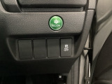 【eコンスイッチ】低燃費運転をサポートするECONモード。スイッチをONすると、エンジンやトランスミッション、A/Cなどを協調制御し、燃費の向上に貢献。エコドライブの効果を高めます。