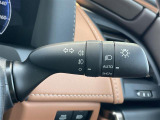 【オートライト(AUTO)】外の明るさをシステムが感知して、自動でヘッドライトが点灯します。ヘッドライトをつけ忘れを防ぐ便利機能です。