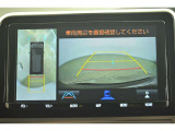 パノラミックビューモニター(バックモニター)付き。車庫入れが苦手な人も安心です!