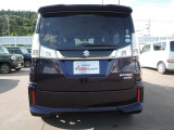 全方位カメラでバック駐車をサポートします。
