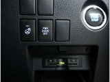 お車の取扱説明書・メンテナンスノート(記録簿)も御座います。トヨタのディーラーで安心を買って下さい。当社は無理な勧誘は致しません。まずはお客様からのお問い合わせを心よりお待ちしております。