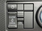 片側電動スライドドアのスイッチ付です。車内からもスイッチひとつで楽にドアの開閉が可能です。電動なので開閉時に力を使う必要がなく、半ドアになることもありません!