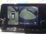 【アラウンドビューモニター】空から見下ろした映像がナビ画面にて確認可能です。駐車もラクラクですよ♪
