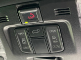 【パワーバックドア】スマートキーや運転席のボタンを押すだけでリアゲートが自動で開閉します!荷物を持っている時や、高い位置にあるバックドアを閉める際に便利な機能です♪