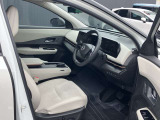 大きな窓で視界が良く運転がしやすいです