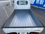 積み下ろしのしやすいデッキにはたっぷりと荷物を積み込んでいただけます。遊びから仕事まで、様々なシーンで頼れます♪