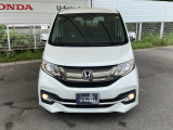 狭い駐車場でも、スライドドアならチャイルドシートへのお子さまの乗降や荷物の積載もスムーズ。とても便利な【両側電動スライドドア】ドアハンドを少し引くだけでリアドアが自動開閉します。
