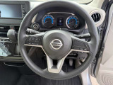 ステアリングスイッチが付いているので、運転中でも音量調整やチャンネル変更がスムーズにできちゃいます♪