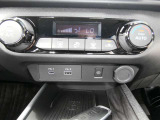 「オートエアコン」が付いています。1年中快適な室内を提供!車内温度を設定すると、風量を自動で調節してくれ車内を適温に保ってくれる心強い装備☆温度調整が必要ないので便利です!