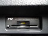 音声案内タイプETC装備☆ビルトインタイプのETCですので、インテリアの邪魔をしません!ETCがあれば、キャッシュレスで料金所をノンストップで通過できます。