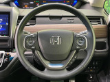 【純正革巻きステアリング】上質な革を使用することで、手にしっかり馴染みとても運転しやすいハンドルです♪