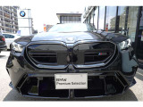 BMWの代名詞の【キドニーグリル】グリルが腎臓のように見えるので【キドニー】と呼ばれるようになりました。一目見ただけでBMWであると認識できる確固たるアイコンとして存在感を放ちます。