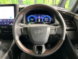 【ステアリングヒーター】冬場に冷たくなりやすい革巻きステアリングを、スイッチ一つで素早く適温に!エアコンよりも早く温まってくれるので、寒い日の運転も快適になりますね♪